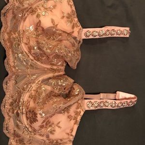 Victoria secret push up no padding bra NWOT